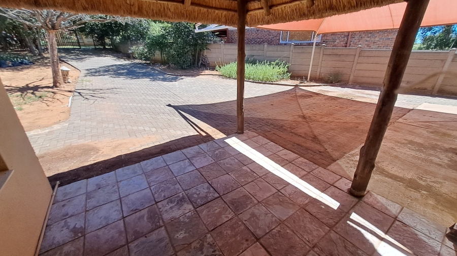 4 Bedroom Property for Sale in Pellissier Free State